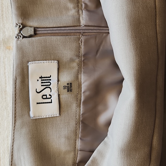 NWT Le Suit Tan Skirt Suit - Picture 8 of 8